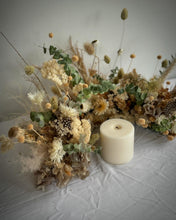 Load image into Gallery viewer, Dried Urn meadow
