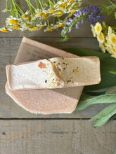 Load image into Gallery viewer, Grapefruit and Garden Mint Himalayan Salt Soap
